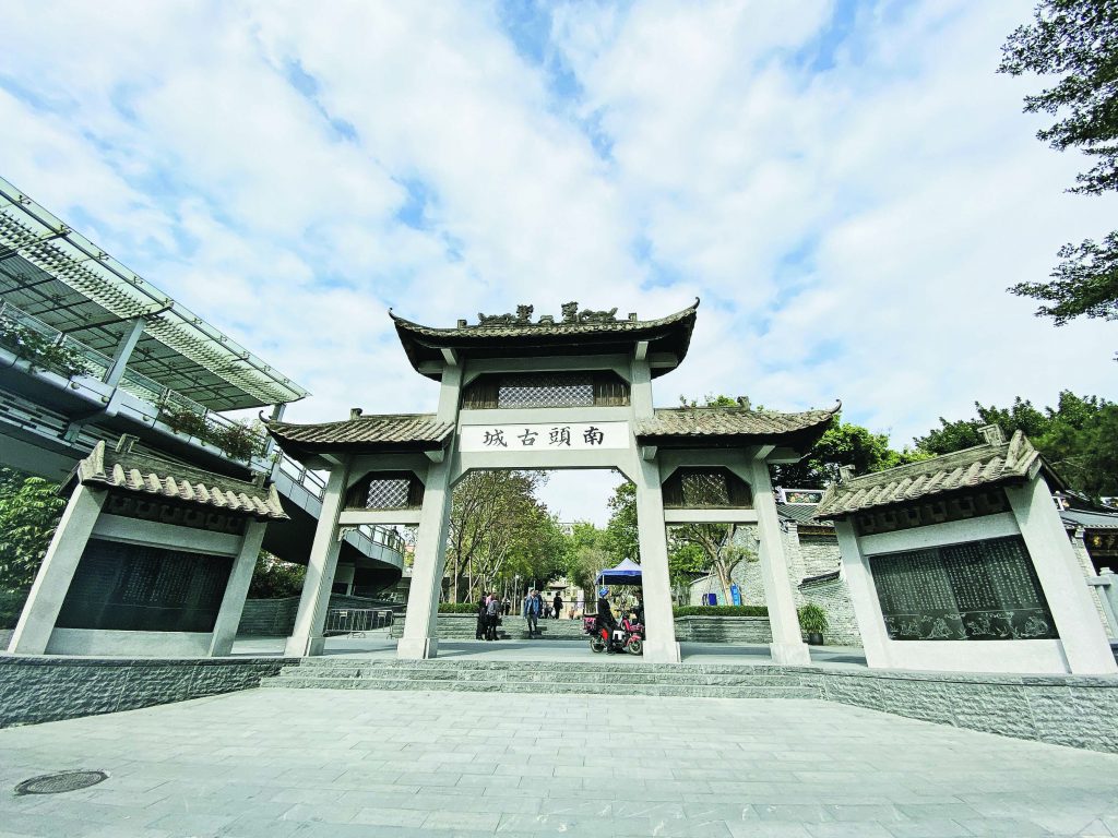 【遊走大灣區】探索深圳5個最美驚艷：深圳灣公館The Icon、看海地鐵8號線、壹方城、南頭古城、灣區之光摩天輪