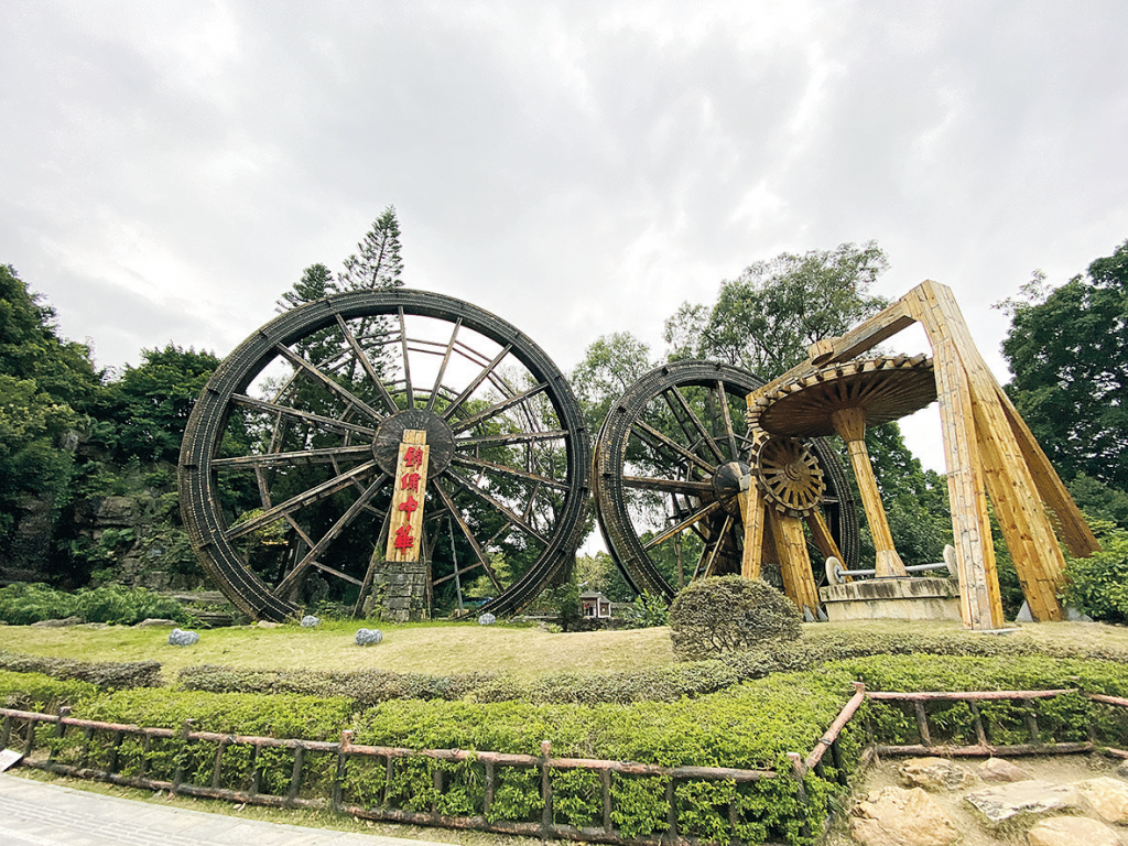 【游走大湾区】深圳地铁2号线世界之窗站豪逛益田假日广场深入华侨城创意文化园细味全深圳最大的艺文天地