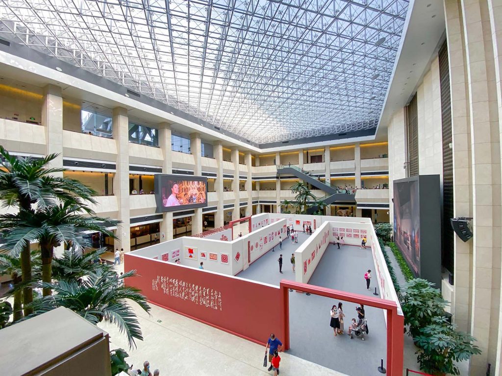 【游走大湾区】深圳地铁2号线：市民中心站-朝圣全球最大书店-走访深圳博物馆与城市规划馆-文化瑰宝间穿