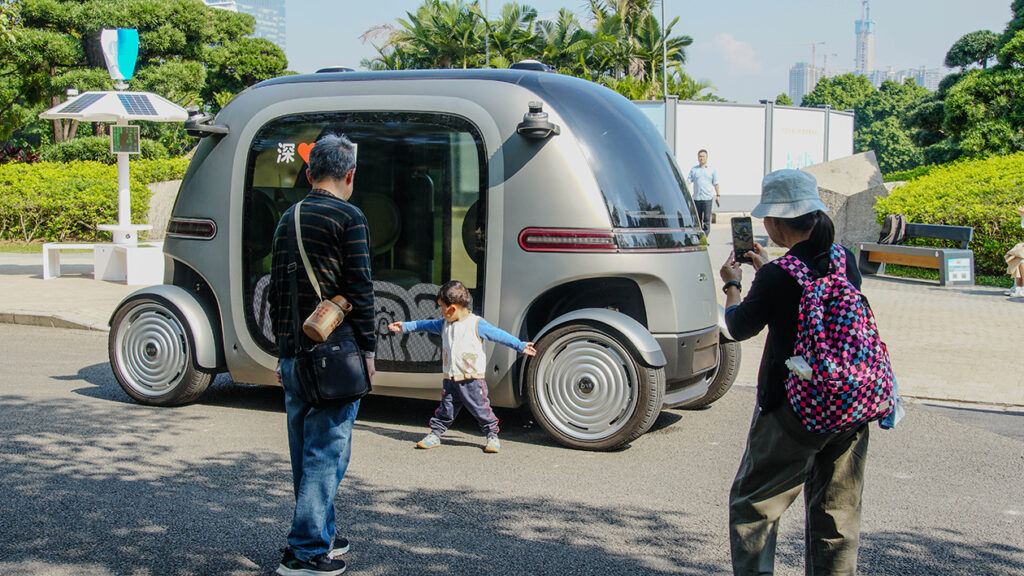【游走大湾区】ROBOBUS观光车体验无人驾驶投入智能化生活