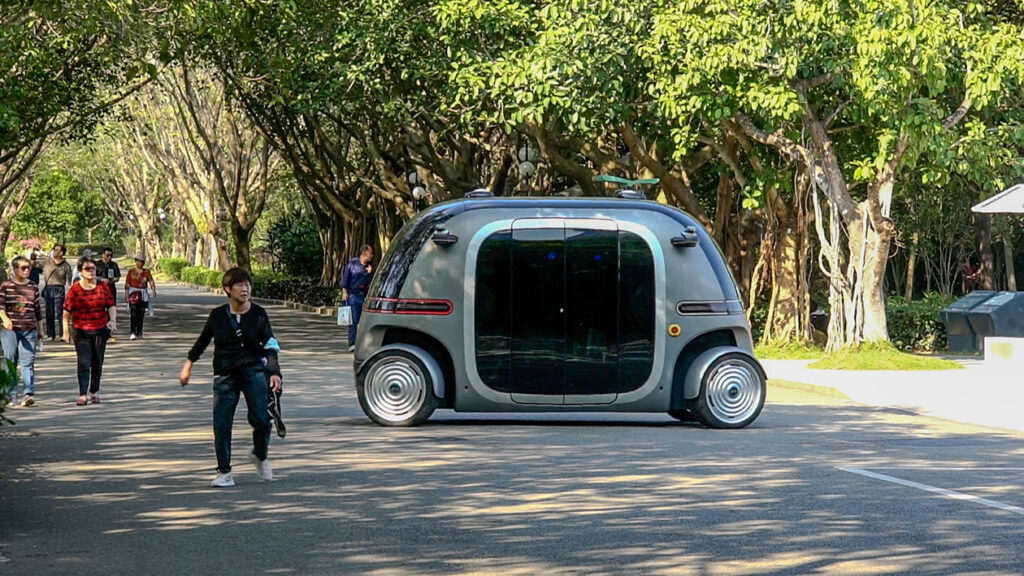 【游走大湾区】ROBOBUS观光车体验无人驾驶投入智能化生活