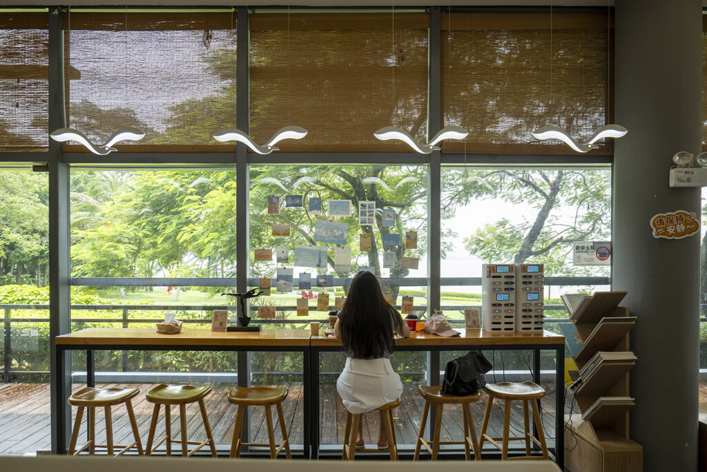 【遊走大灣區】三間書店 三種風情 漫遊書頁間的浪漫 【遊走大灣區】三間書店 三種風情 漫遊書頁間的浪漫
