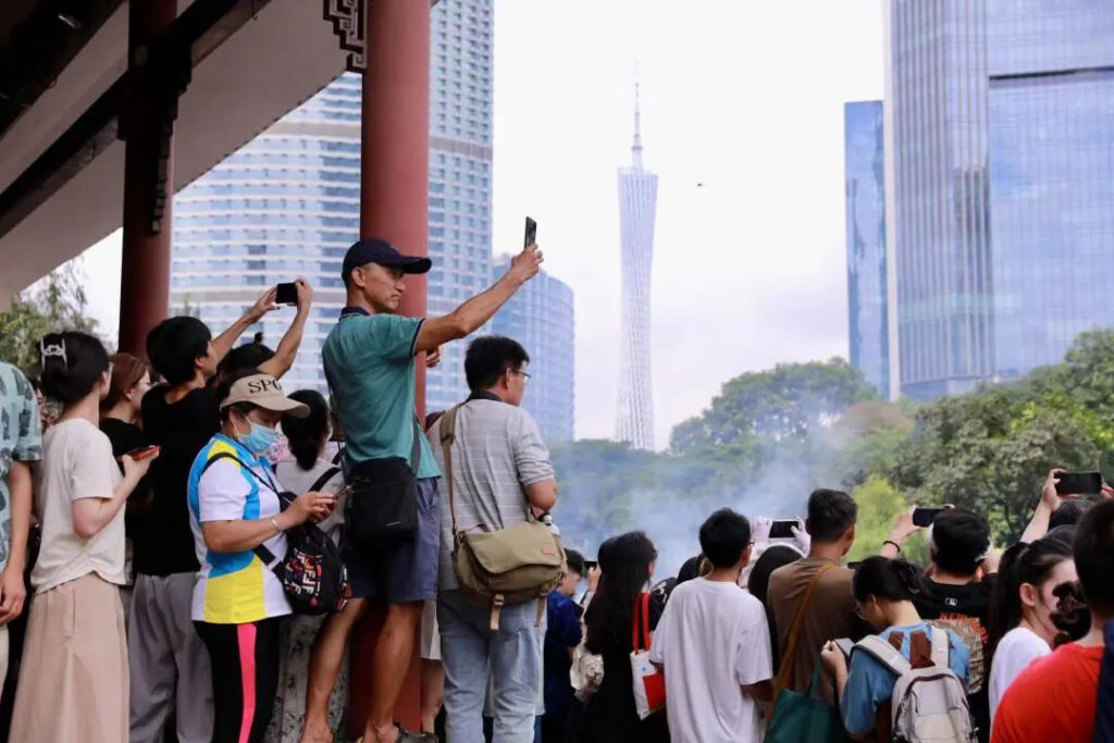 一城一舟一糭湾区龙舟竞渡棹影翻波 一城一舟一糭湾区龙舟竞渡棹影翻波