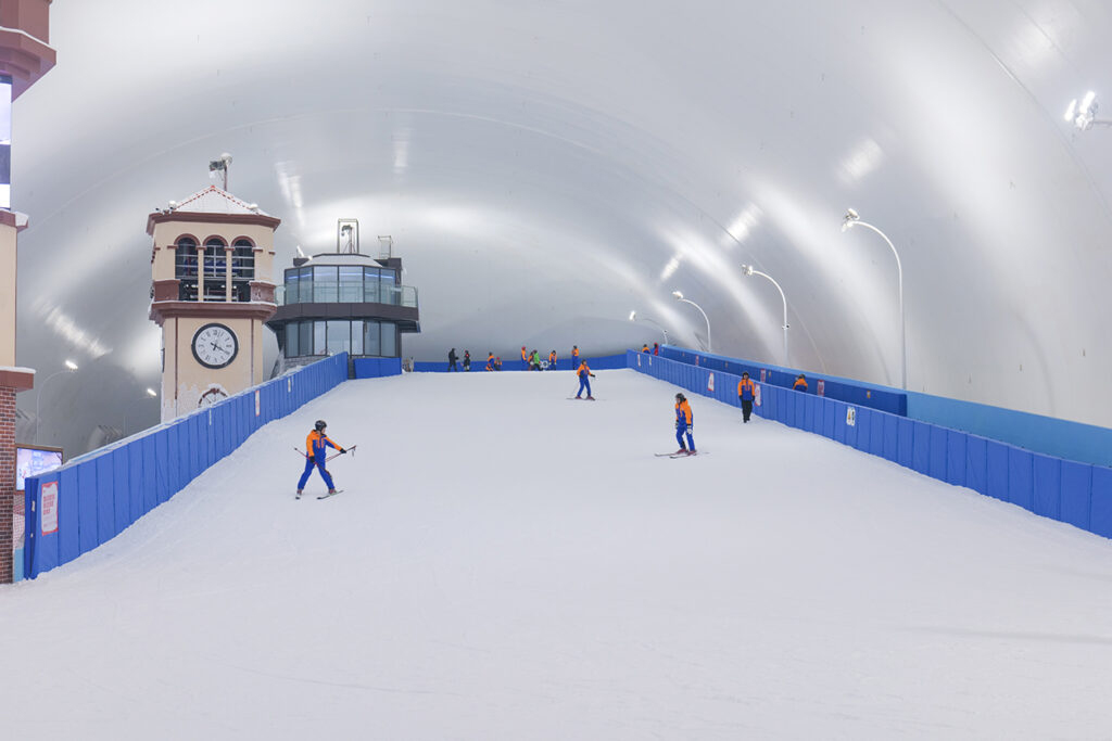 【游走大湾区】炎夏玩雪消暑解锁深圳三大冰雪世界即玩攻略