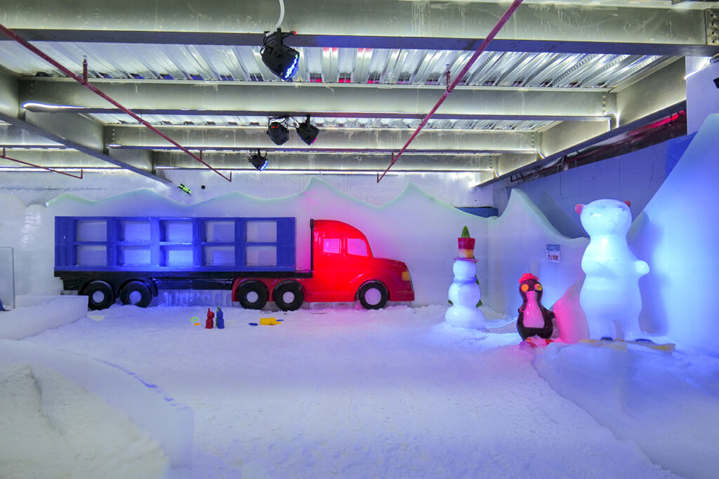 【游走大湾区】炎夏玩雪消暑解锁深圳三大冰雪世界即玩攻略
