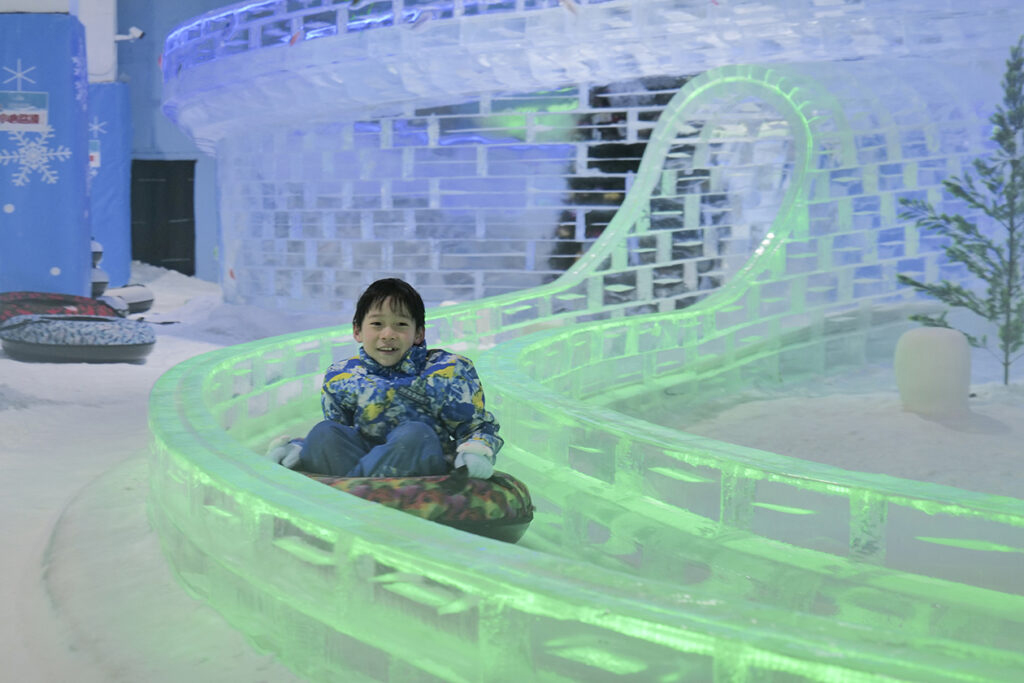 【游走大湾区】炎夏玩雪消暑解锁深圳三大冰雪世界即玩攻略