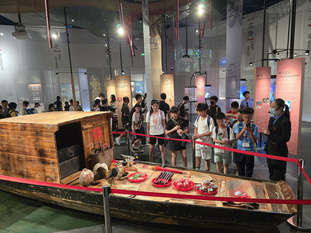 紮根 思古 尋史蹤 探秘海洋生態 解鎖城市基因 記東華三院黃士心小學畢業生大灣區之旅