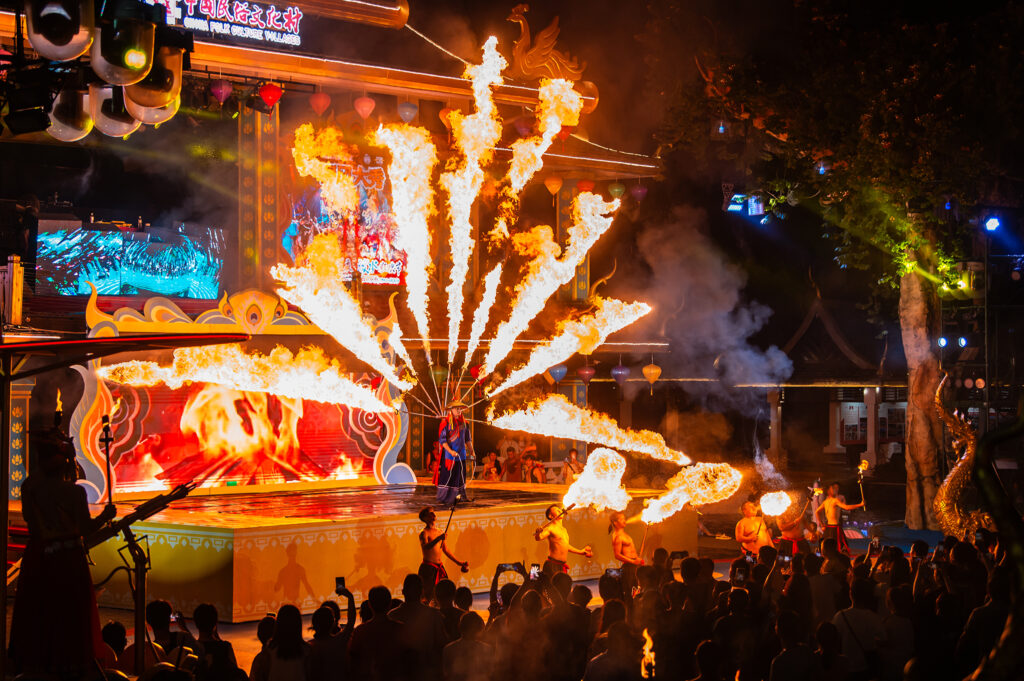 【遊走大灣區】錦繡中華盛夏狂歡慶典 潑水、火舞、大SHOW 日玩夜遊 【遊走大灣區】錦繡中華盛夏狂歡慶典 潑水、火舞、大SHOW 日玩夜遊