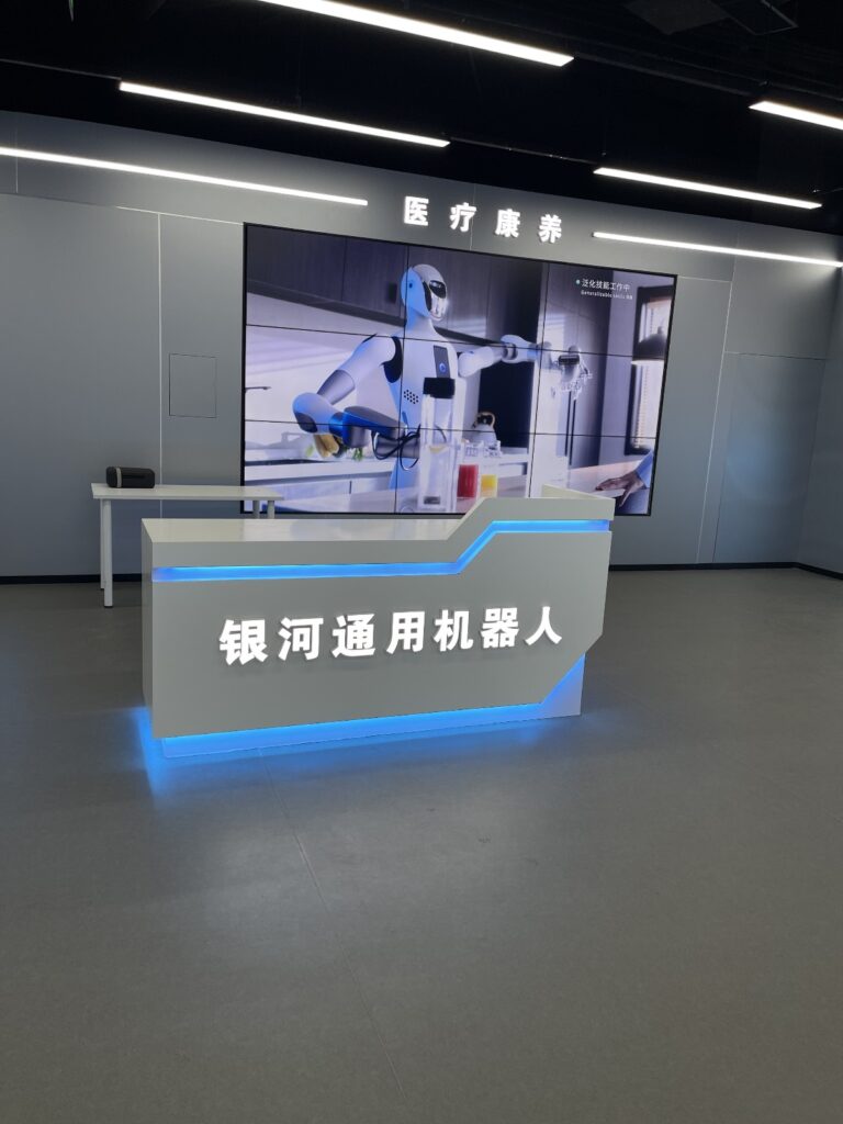 「2025年粵港澳大灣區媒體無錫行」啟動 探究雙灣融合 感受城市創新脈動 「2025年粵港澳大灣區媒體無錫行」啟動 探究雙灣融合 感受城市創新脈動