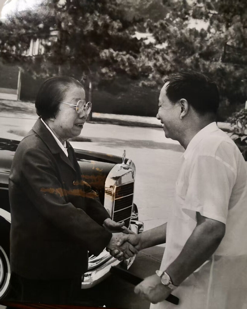 烽火中的童声：母亲与孩子剧团的抗战记忆 ●罗海雷