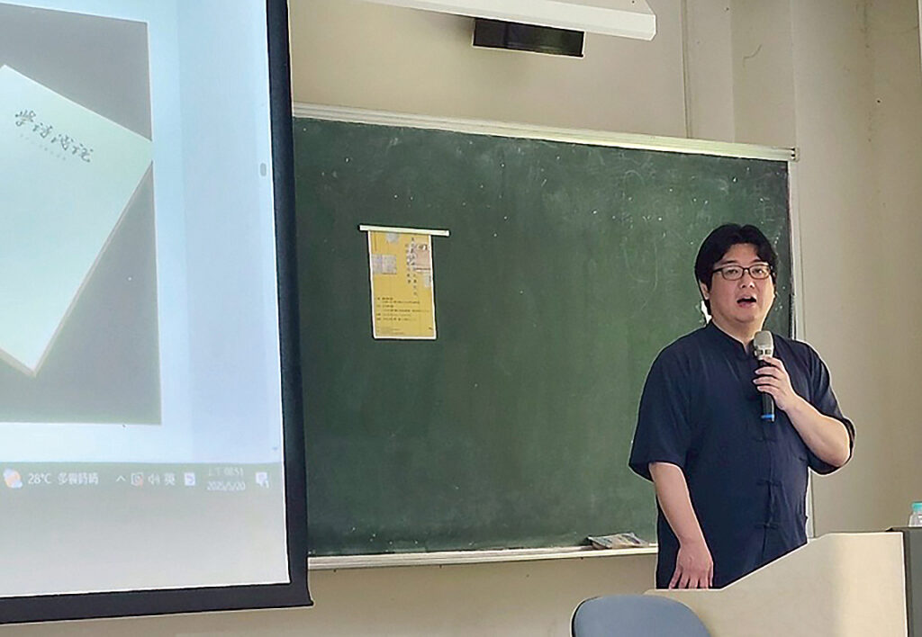 【特 稿】■ 海角誦弦興——陳煒舜淺談戰後香港大專院校的詩詞寫作教學 ●呂牧昀 記錄整理 【特 稿】■ 海角誦弦興——陳煒舜淺談戰後香港大專院校的詩詞寫作教學 ●呂牧昀 記錄整理