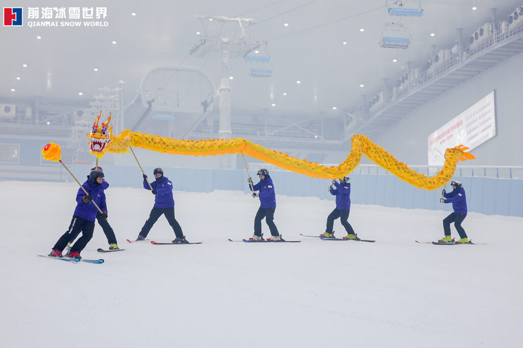 「華發冰雪熱雪奇蹟」開幕發放賽事級滑雪魅力 獲健力士世界紀錄認證「最大的室內滑雪中心」