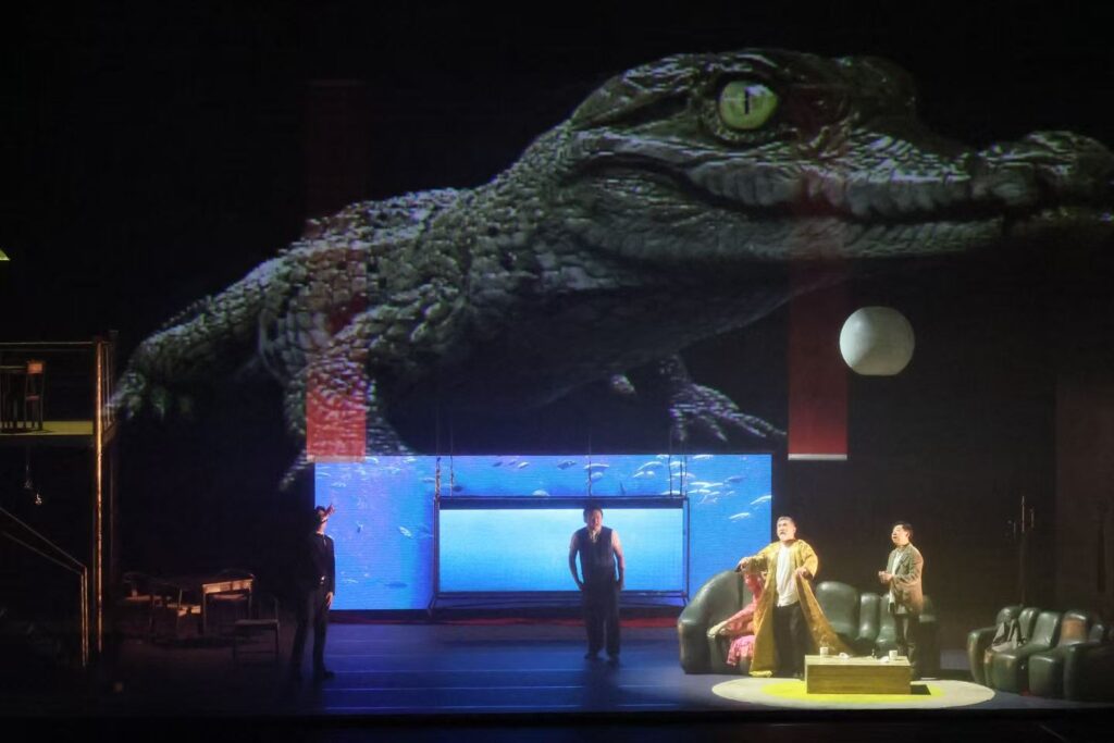 諾貝爾文學獎得主莫言話劇《鱷魚》強勢登陸香港 諾貝爾文學獎得主莫言話劇《鱷魚》強勢登陸香港