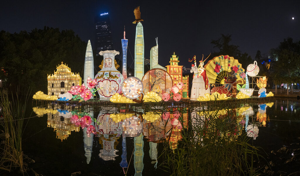 深圳光影双重奏非遗灯海与都市圣诞相辉映