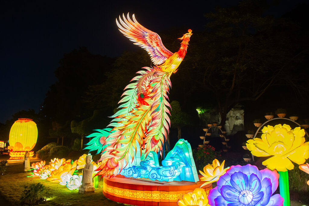深圳光影双重奏非遗灯海与都市圣诞相辉映