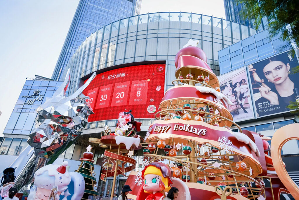 深圳光影双重奏非遗灯海与都市圣诞相辉映