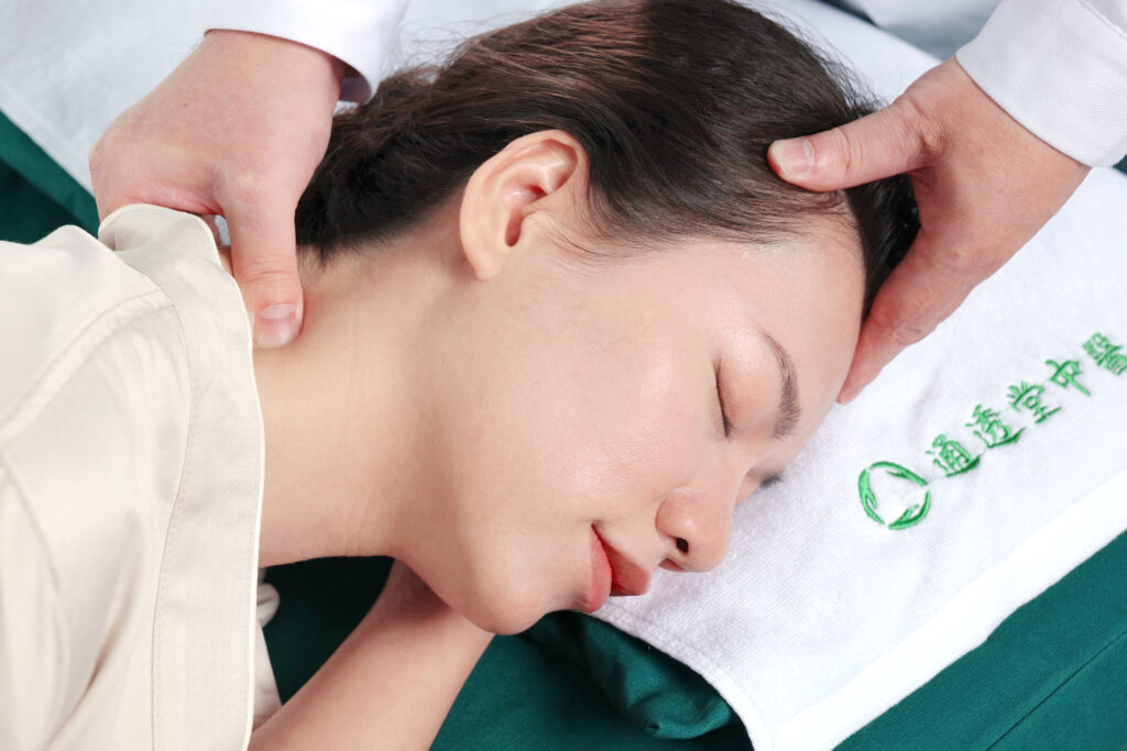 湾区速递：唯一获奖中医推拿机构！通透堂荣膺《明报》「智醒品牌卓越大奖」——九年深耕深圳，辐射大湾区，以「精准痛点推拿」打造跨境健康新基建，与养和医疗同台领奖获香港权威认可