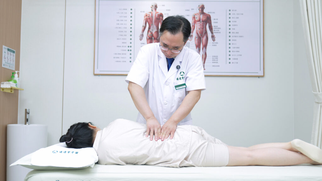 湾区速递：唯一获奖中医推拿机构！通透堂荣膺《明报》「智醒品牌卓越大奖」——九年深耕深圳，辐射大湾区，以「精准痛点推拿」打造跨境健康新基建，与养和医疗同台领奖获香港权威认可