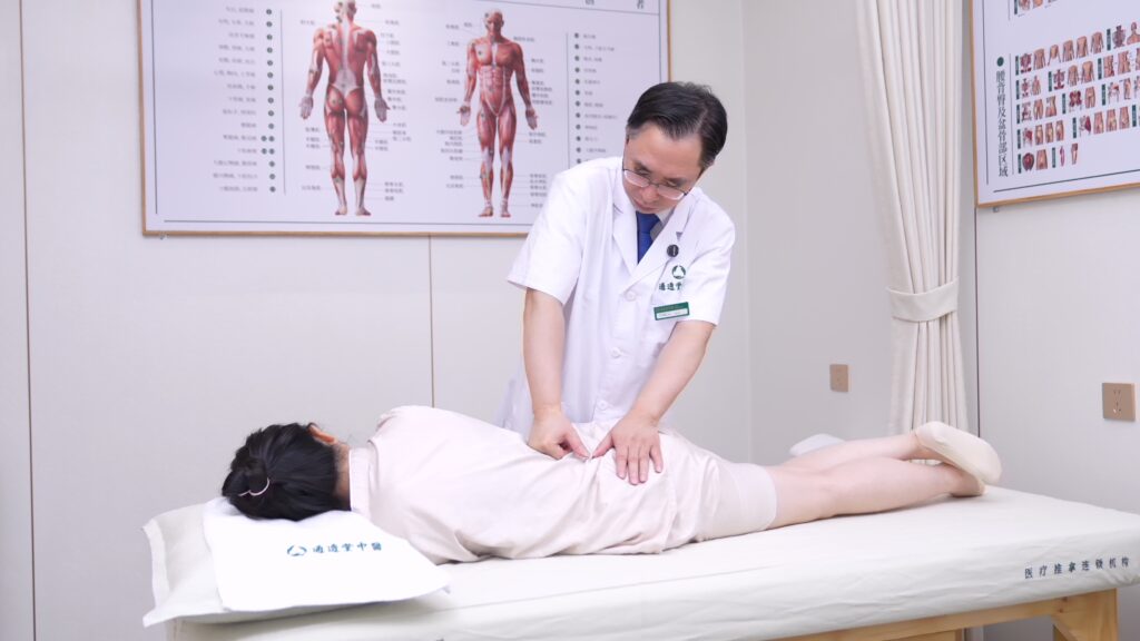 湾区速递：唯一获奖中医推拿机构！通透堂荣膺《明报》「智醒品牌卓越大奖」——九年深耕深圳，辐射大湾区，以「精准痛点推拿」打造跨境健康新基建，与养和医疗同台领奖获香港权威认可