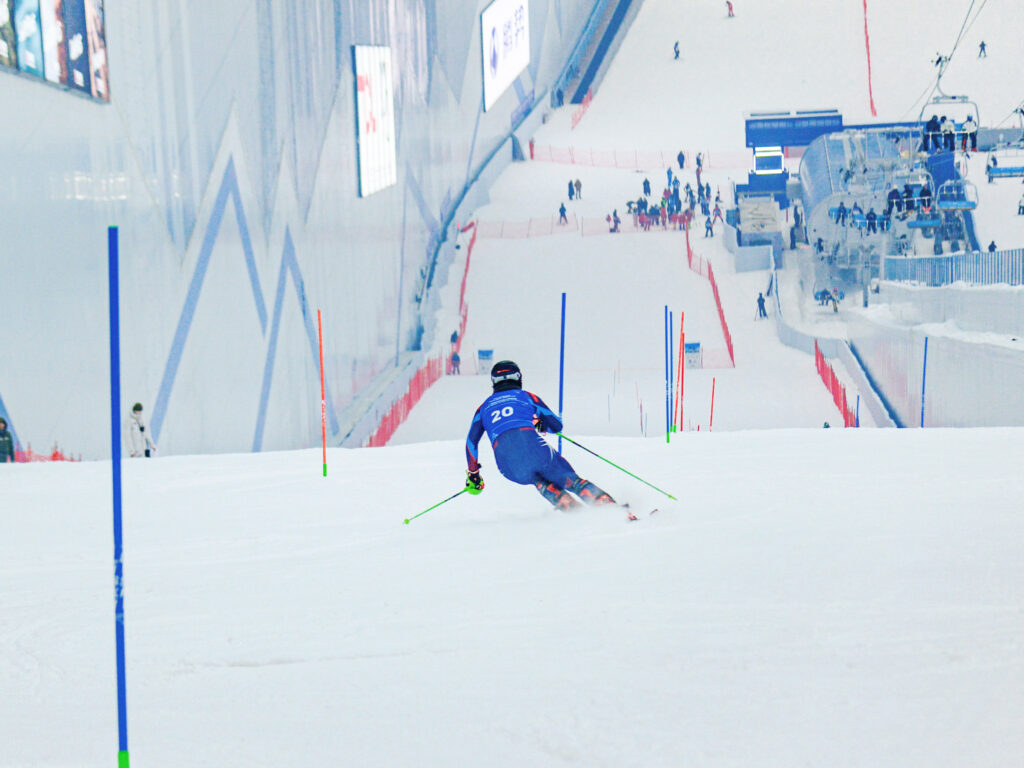 中國首場FIS室內滑雪賽事在深圳啟幕