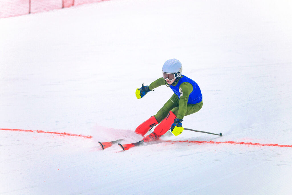 中國首場FIS室內滑雪賽事在深圳啟幕